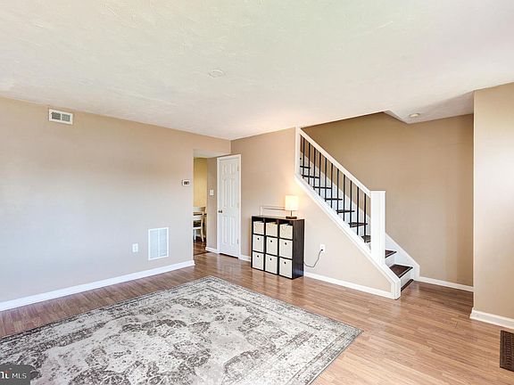 5th image of 551 Daisy Dr