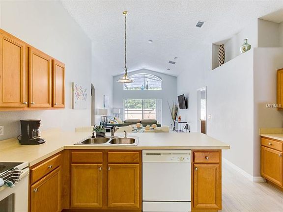 5th image of 114 Madiera Beach Blvd