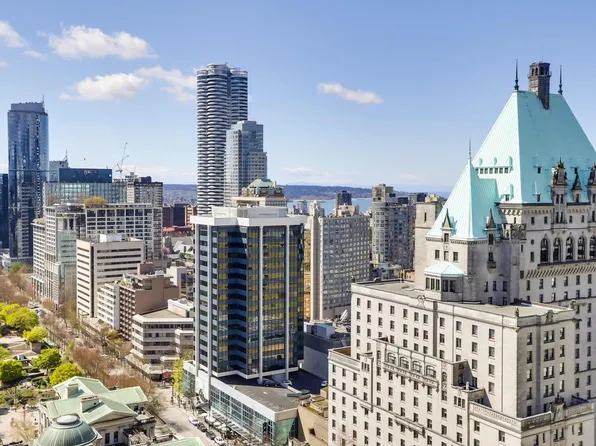 667 Howe St #2605, Vancouver, BC V6C 0B5