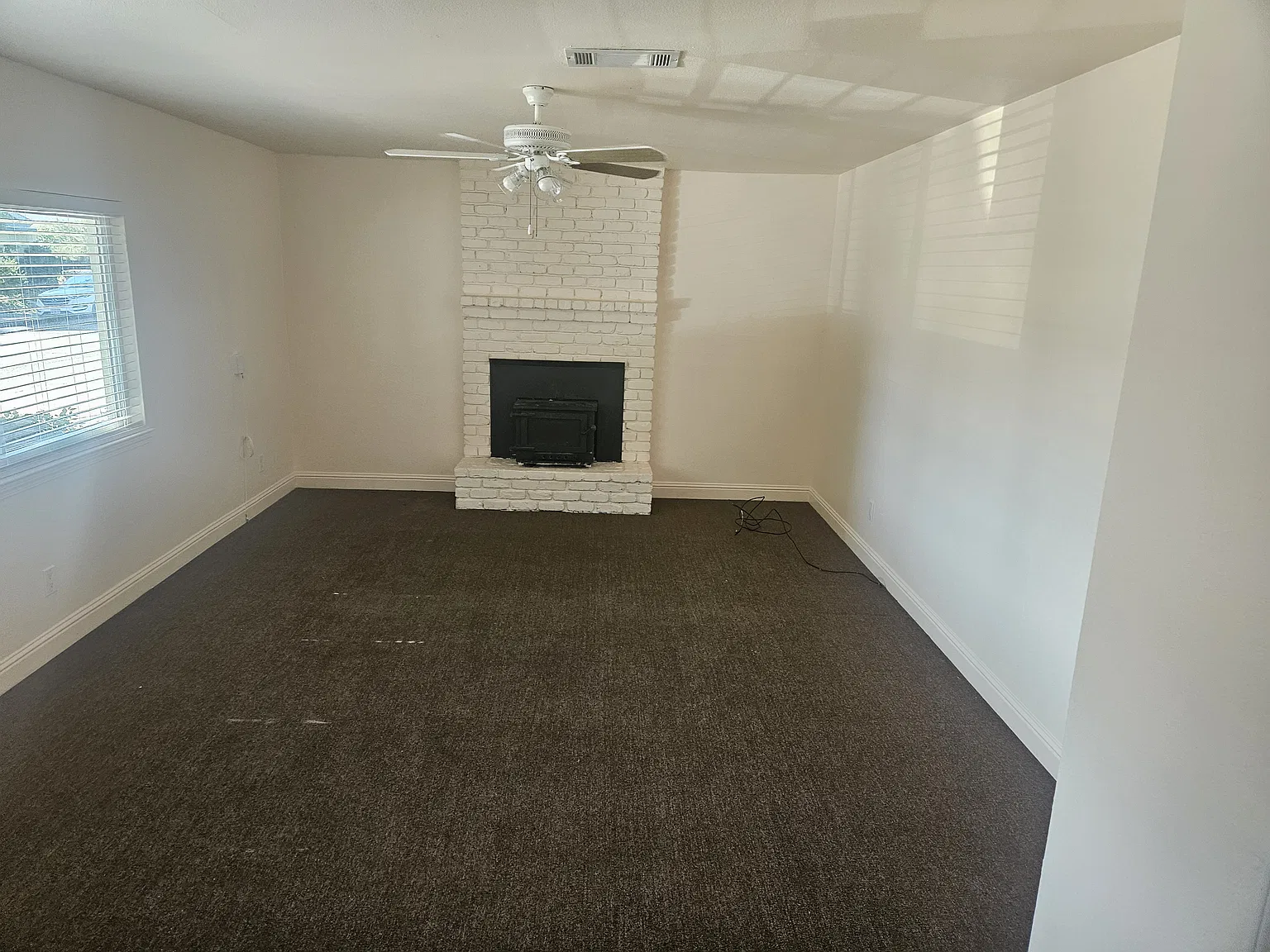 3 bed, 1295 sqft, $2,200 — Photo 3