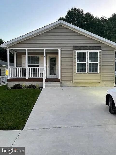 78 Curry Ave photo 1