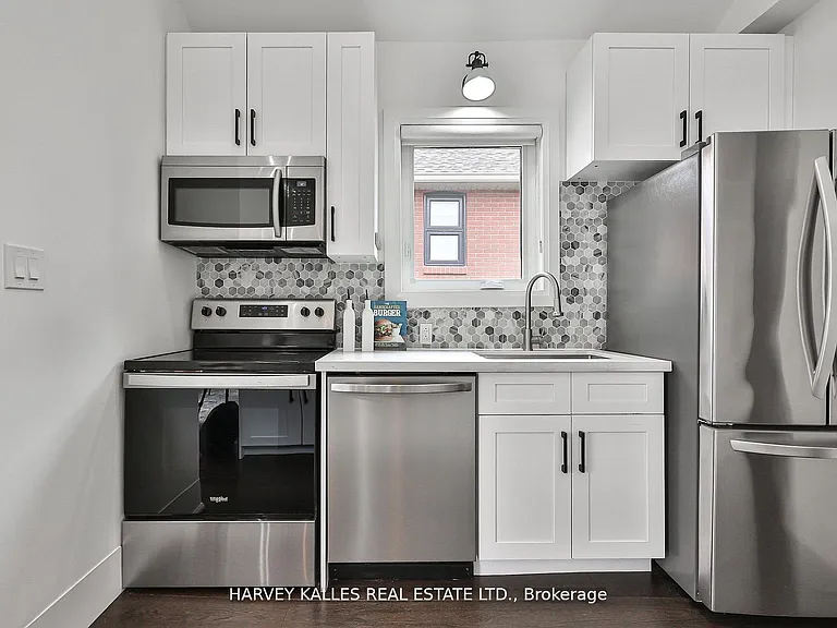568 Northcliffe Blvd — Photo 15