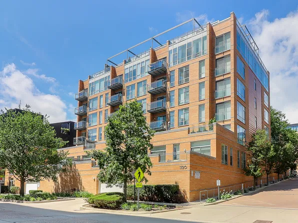 1720 Oak Ave #610, Evanston, IL 60202