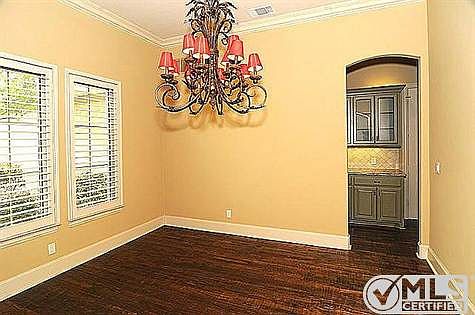 5th image of 2629 King Arthur Blvd