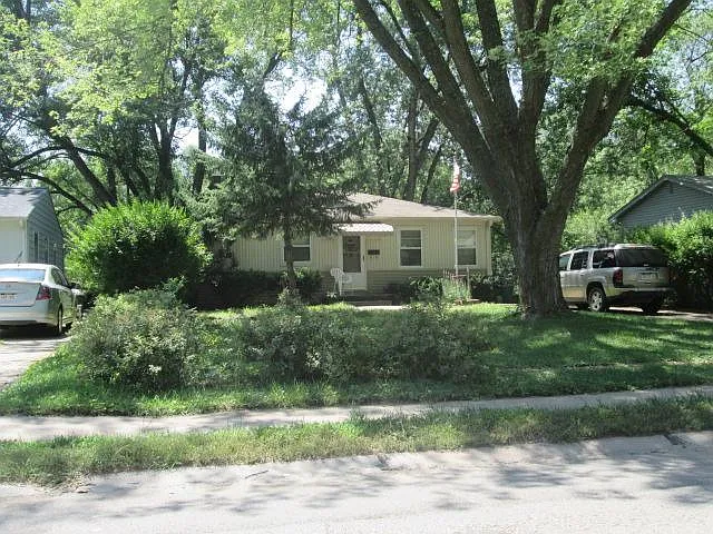 3421 Forest Lawn Ave