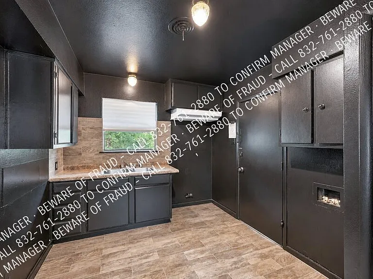1214 Adelaide Dr — Photo 9