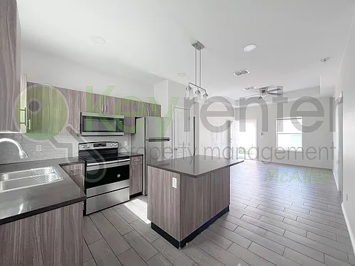 1609 W Cortlandt St #3 Photo 1