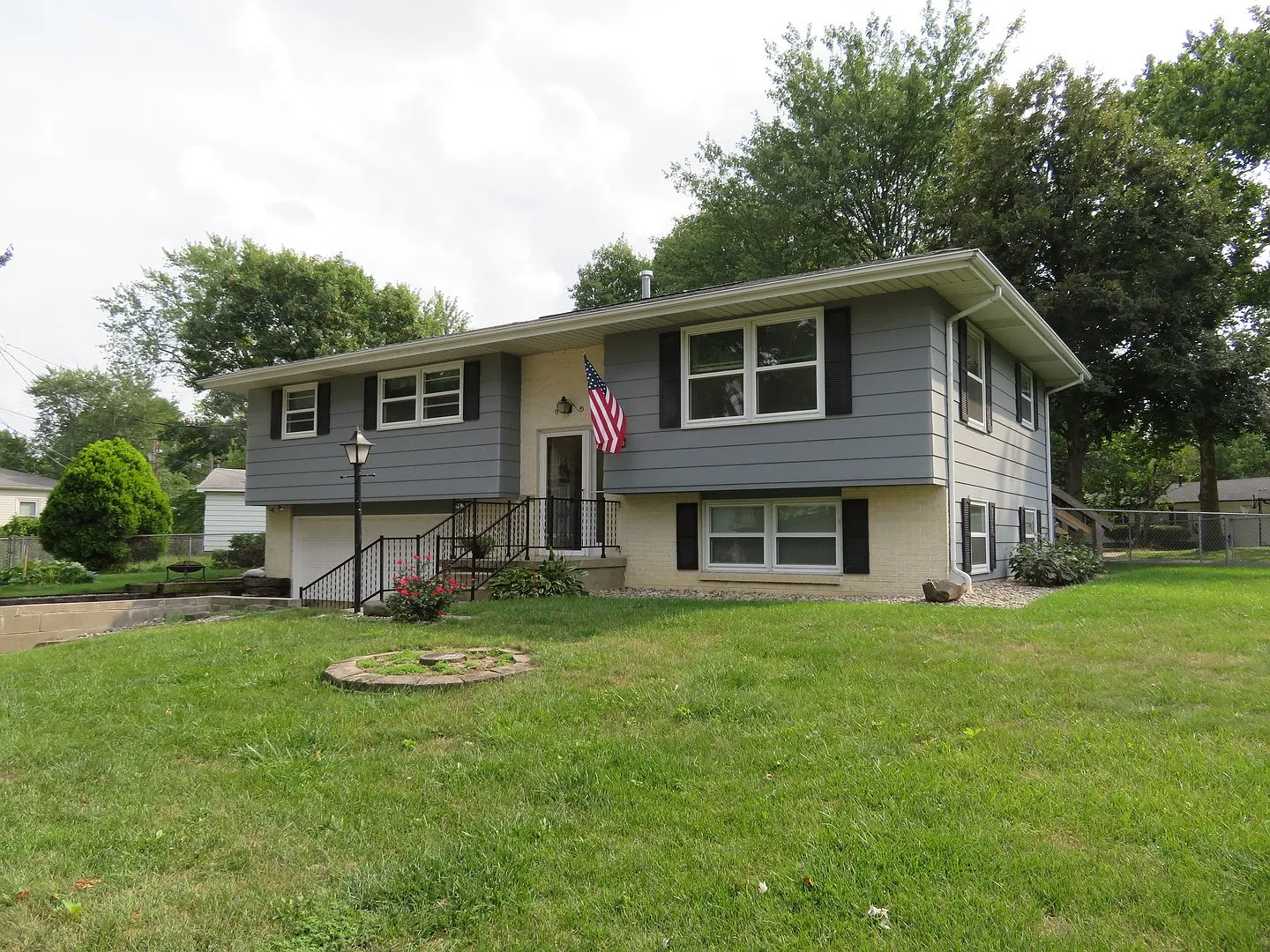 1301 Eastern Dr photo 1