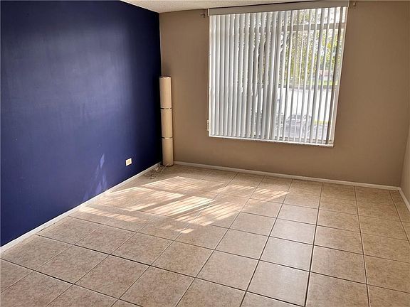 4th image of 3690 Inverrary Drive #2C