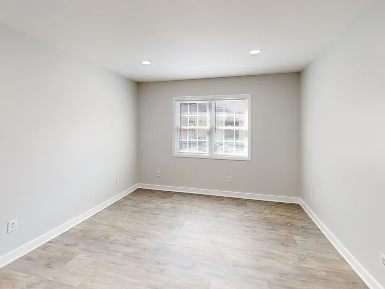 Crystal Heights Apartments — Photo 19