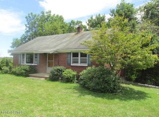 1104 Crystal Hill Rd, Berwick, PA 18603