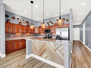 13 Camp Bonanza Rd, Las Vegas, NV 89124