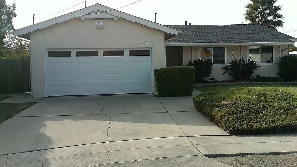 5748 Parkside Pl photo 1