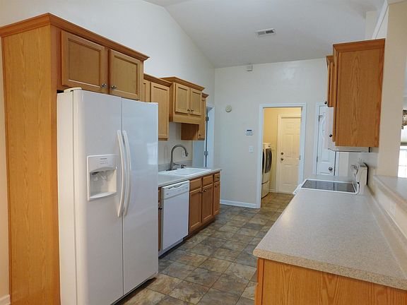 5th image of 1121 Augustus Dr.