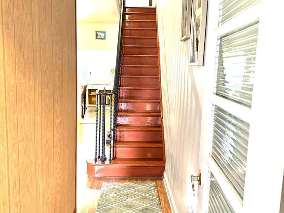 3rd image of 2553 S Beulah St