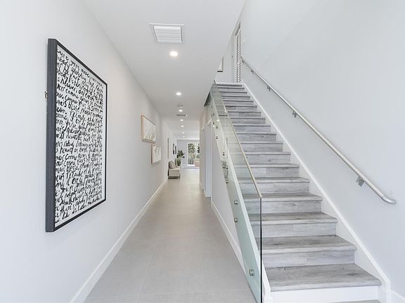 2nd image of 636 NE 8th Avenue #636