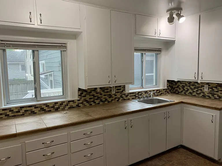 822 Hawthorn Ave — Photo 21
