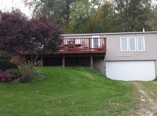 122 Cedar Park Rd, Mount Vernon, IA 52314