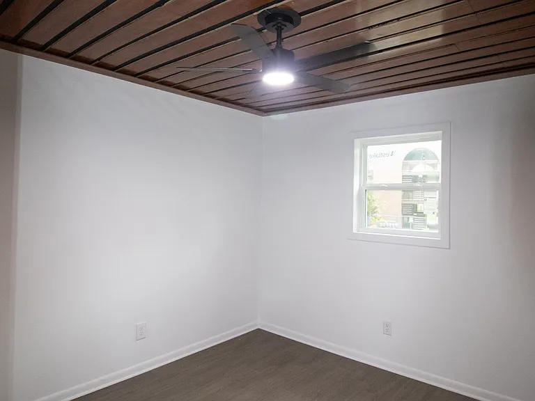 20 E Jones Ave — Photo 7