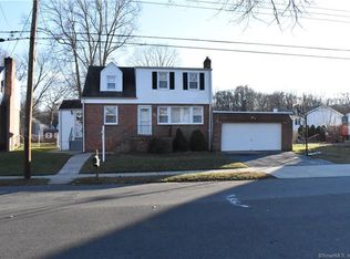 32 Hillside St, West Haven, CT 06516