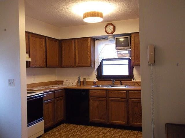 2nd image of 37 Holmes Rd