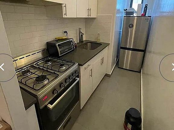 4th image of 140 E 52nd St APT 5E