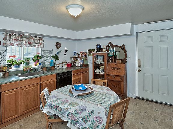 Guest Kitchen