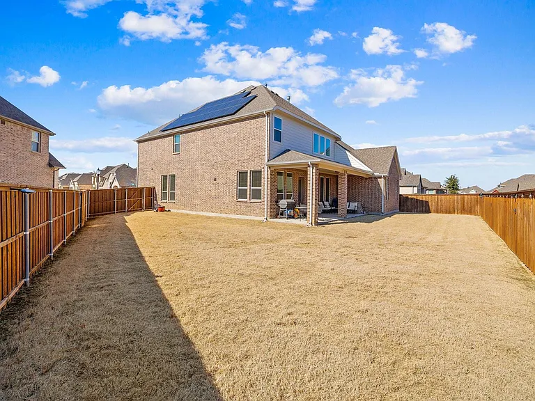 851 Orchard Dr — Photo 3