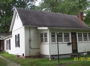 931 E Poplar St, Du Quoin, IL 62832