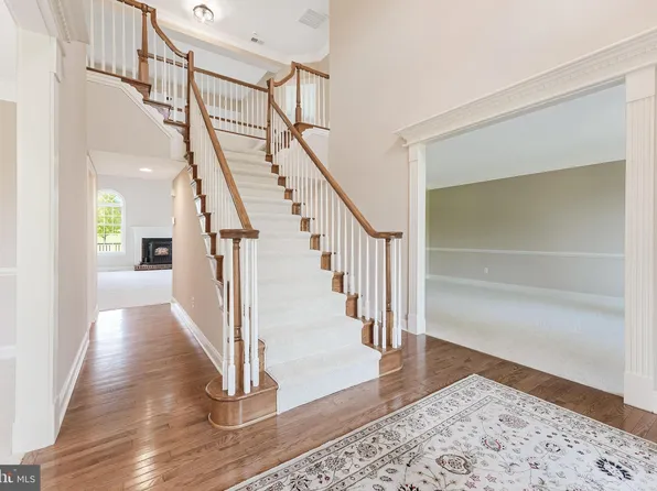 17937 Manassas Gap Ct, Hamilton, VA 20158