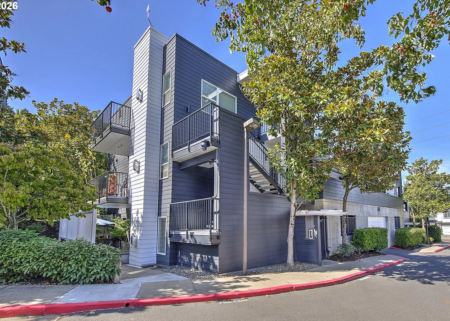 2 bed, 979 sqft, $2,500 — Photo 3