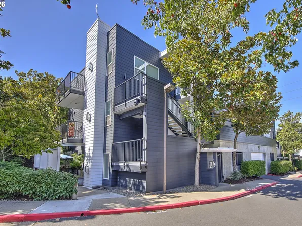 602 S Nevada St APT D, Portland, OR 97219