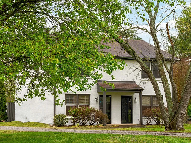 509 Alexander Dr — Photo 1