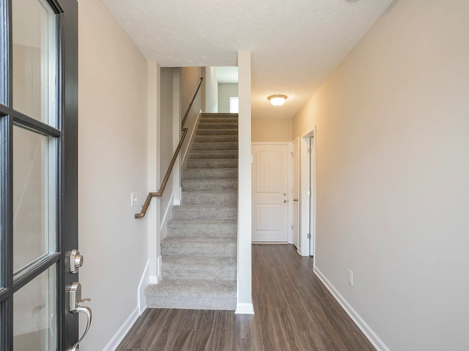 4 bed, 3.5 bath, 2064 sqft, $2,400 — Photo 2