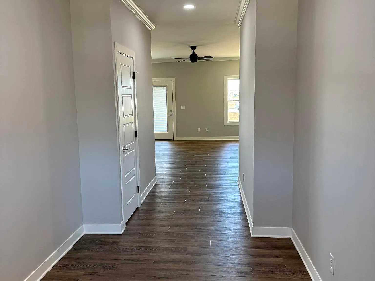 3 bed, 1557 sqft, $2,300 — Photo 2