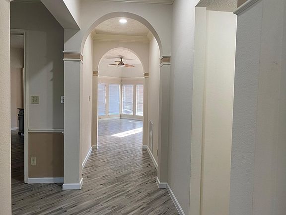 5th image of 8811 Beawood Dr