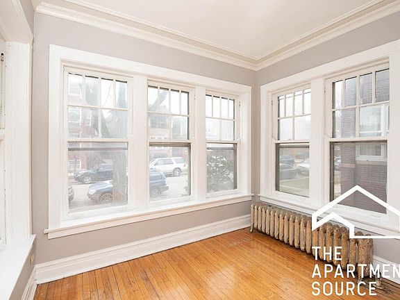 4th image of 4503 N Troy St #1