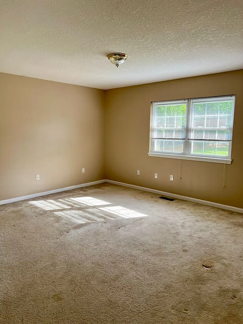 2 Bedroom in amazing location!! — Photo 4