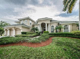 9002 Silverthorn Rd, Seminole, FL 33777