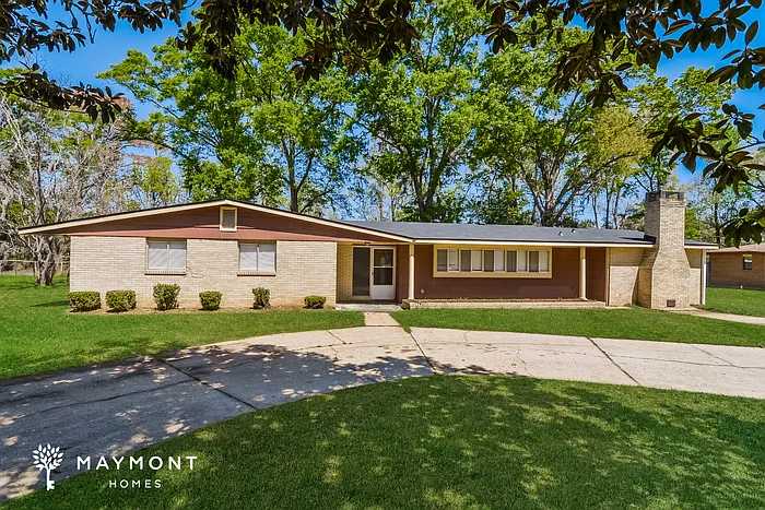 3 bed, 2.5 bath, 1800 sqft, $1,795 — Photo 1
