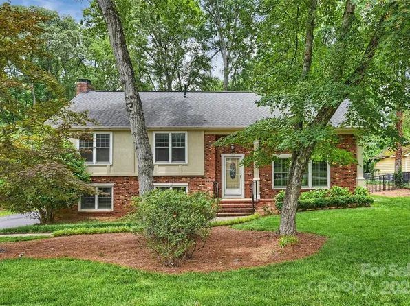 7050 Knightswood Dr, Charlotte, NC 28226