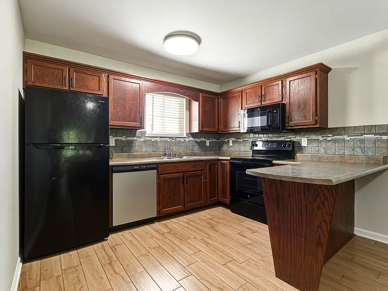 951 Pine Valley Dr — Photo 20