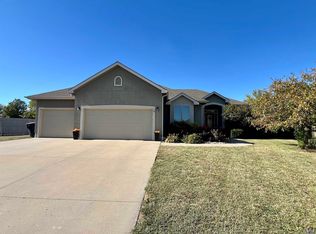 2631 SW Windermere Ct, Topeka, KS 66614