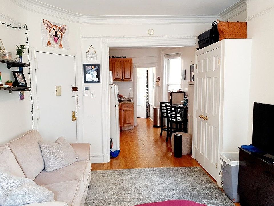 2nd image of 307 E 18th St APT 5A