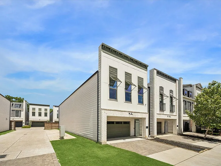 852 Fisher St #C — Photo 3