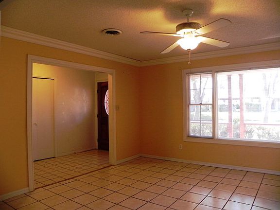 2nd image of 308 W Gardenia Ave #5