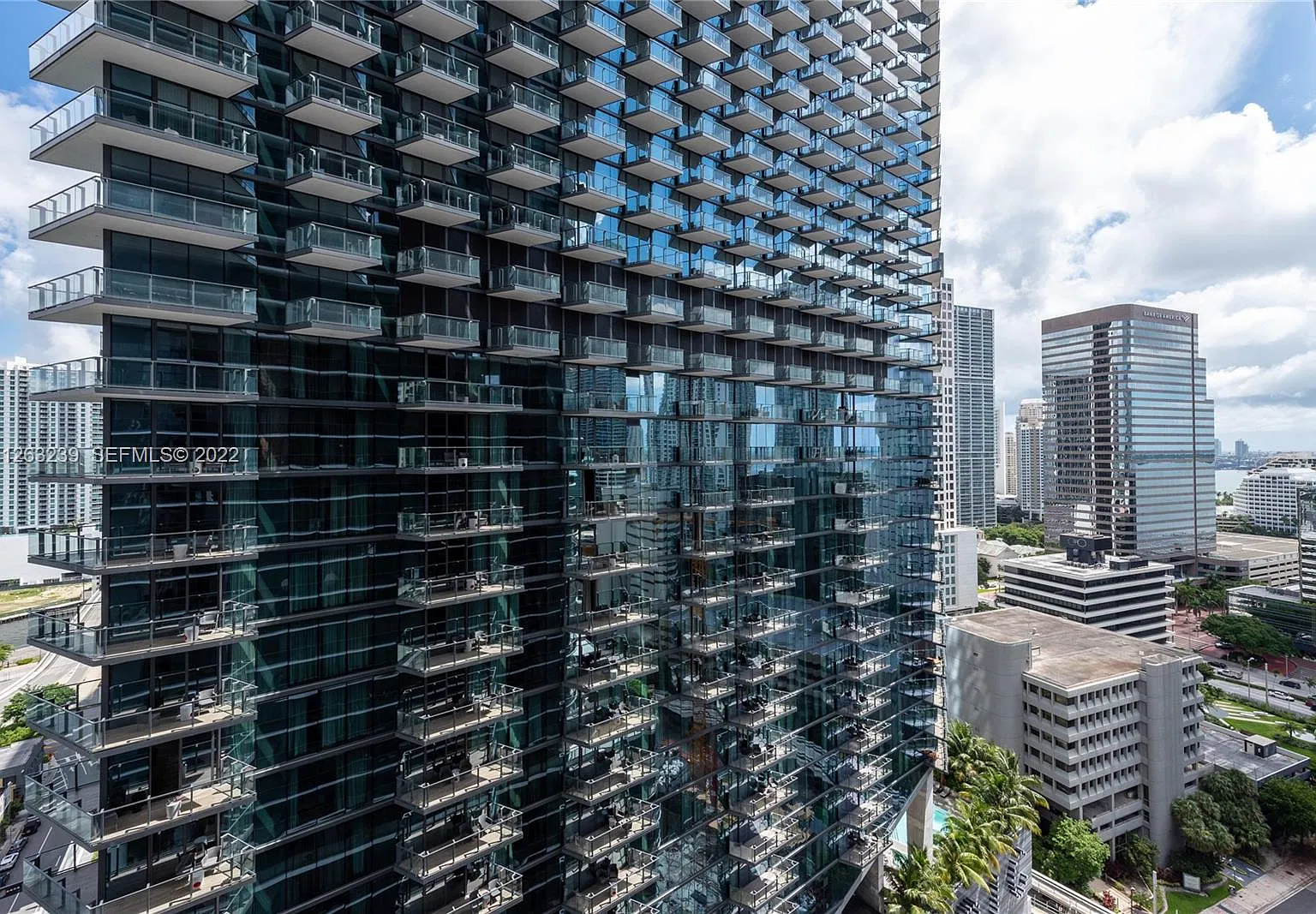 1 bed, 872 sqft, $4,100 — Photo 2