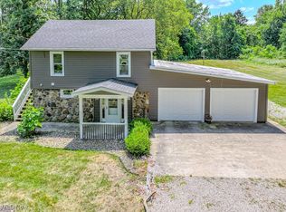 9412 Headlands Rd, Mentor, OH 44060