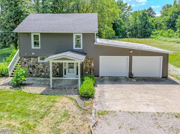 9412 Headlands Rd, Mentor, OH 44060