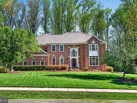 2nd image of 6488 Lake Meadow Dr